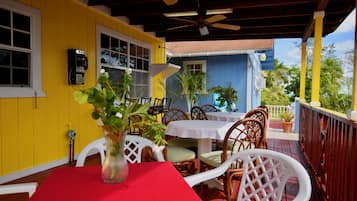 Breakfast (USD 15 per person)