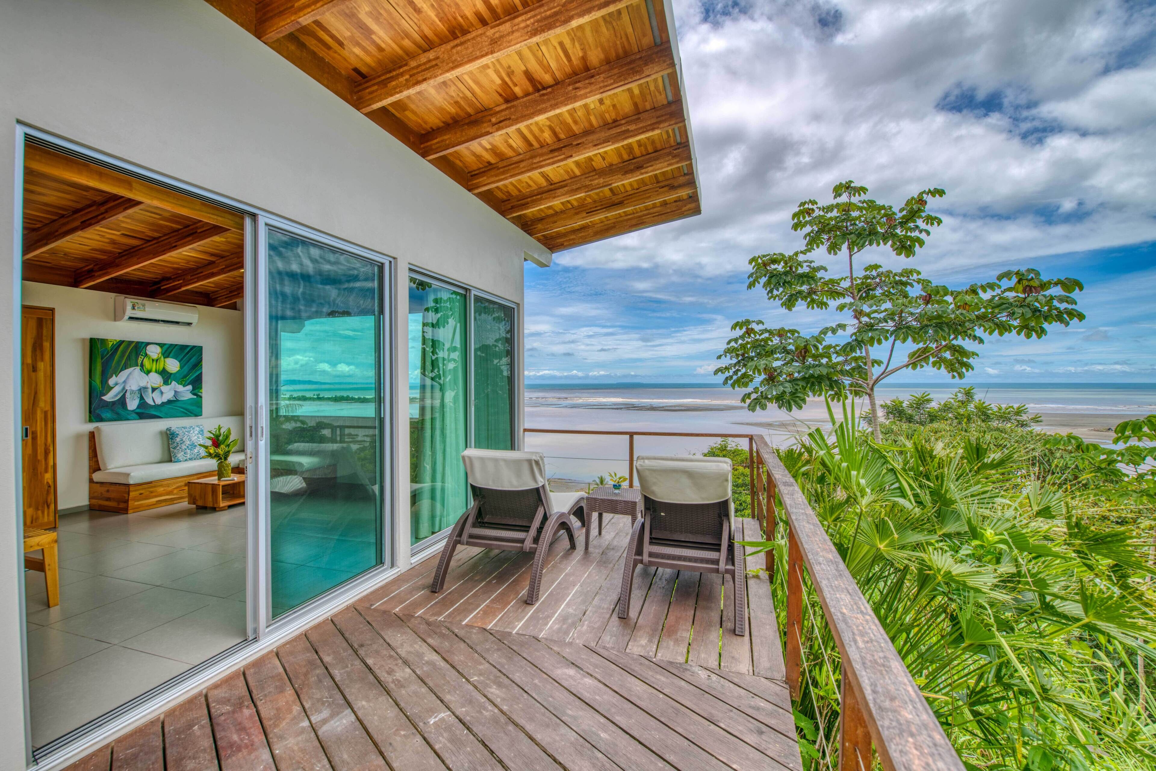 Suite Luxe, 1 très grand lit et 1 canapé-lit, vue océan | Terrasse/Patio