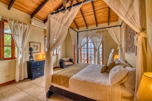 Suite, 1 King Bed, Ocean View | In-room safe, desk, free WiFi, bed sheets - El Castillo Boutique Luxury Hotel (Ciudad Cortés)