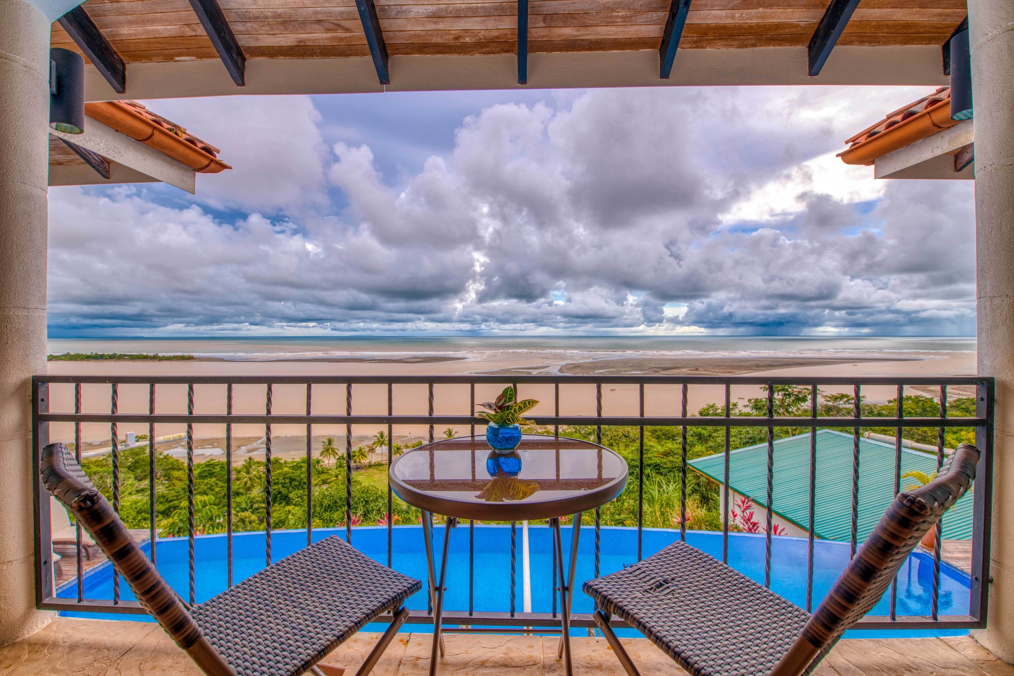 Habitación estándar, 1 cama de matrimonio grande, vistas al mar | Caja fuerte, escritorio, wifi gratis y ropa de cama