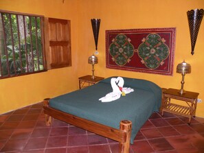 Free cribs/infant beds, rollaway beds, bed sheets