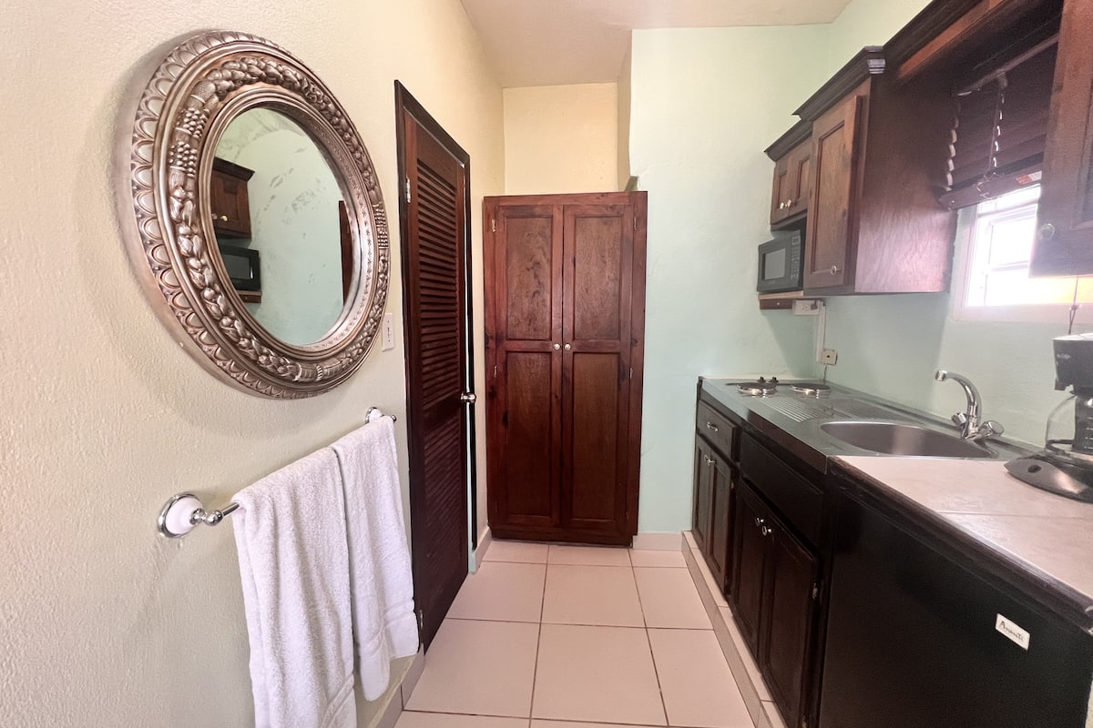 beach suite | private kitchen | fridge, microwave, stovetop, coffee/tea maker