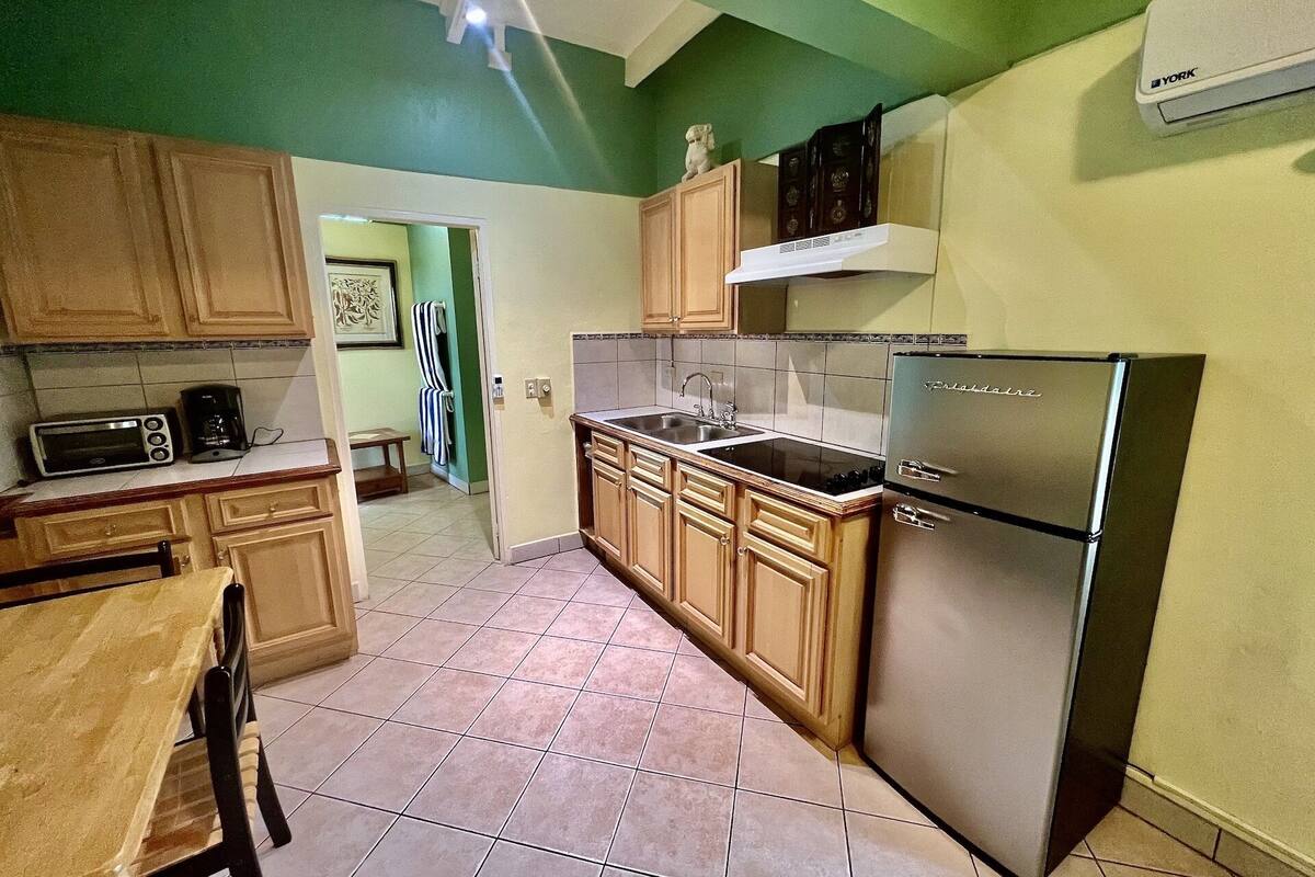 deluxe garden suite | premium bedding, in-room safe, bed sheets