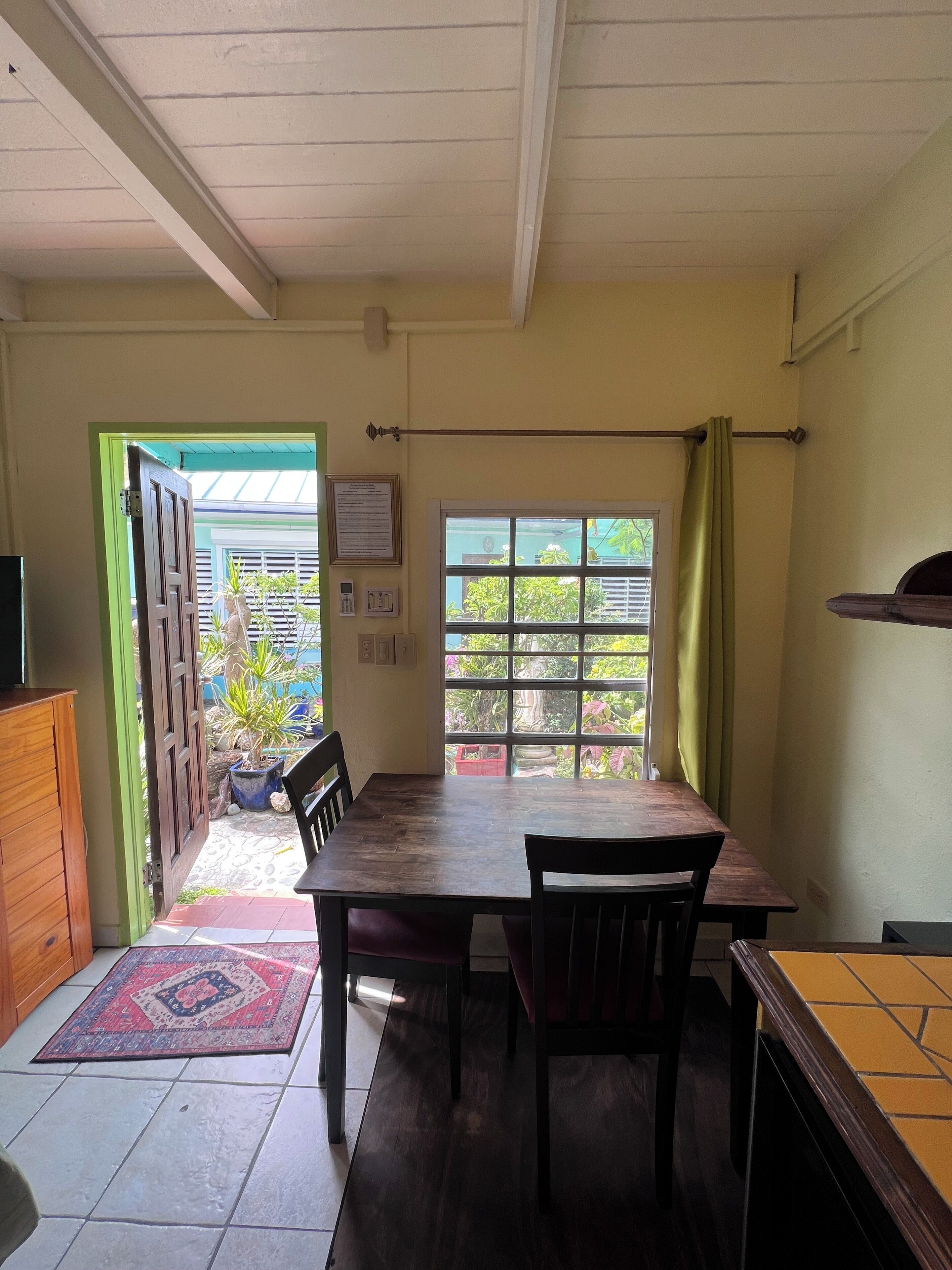 tiki suite | in-room dining