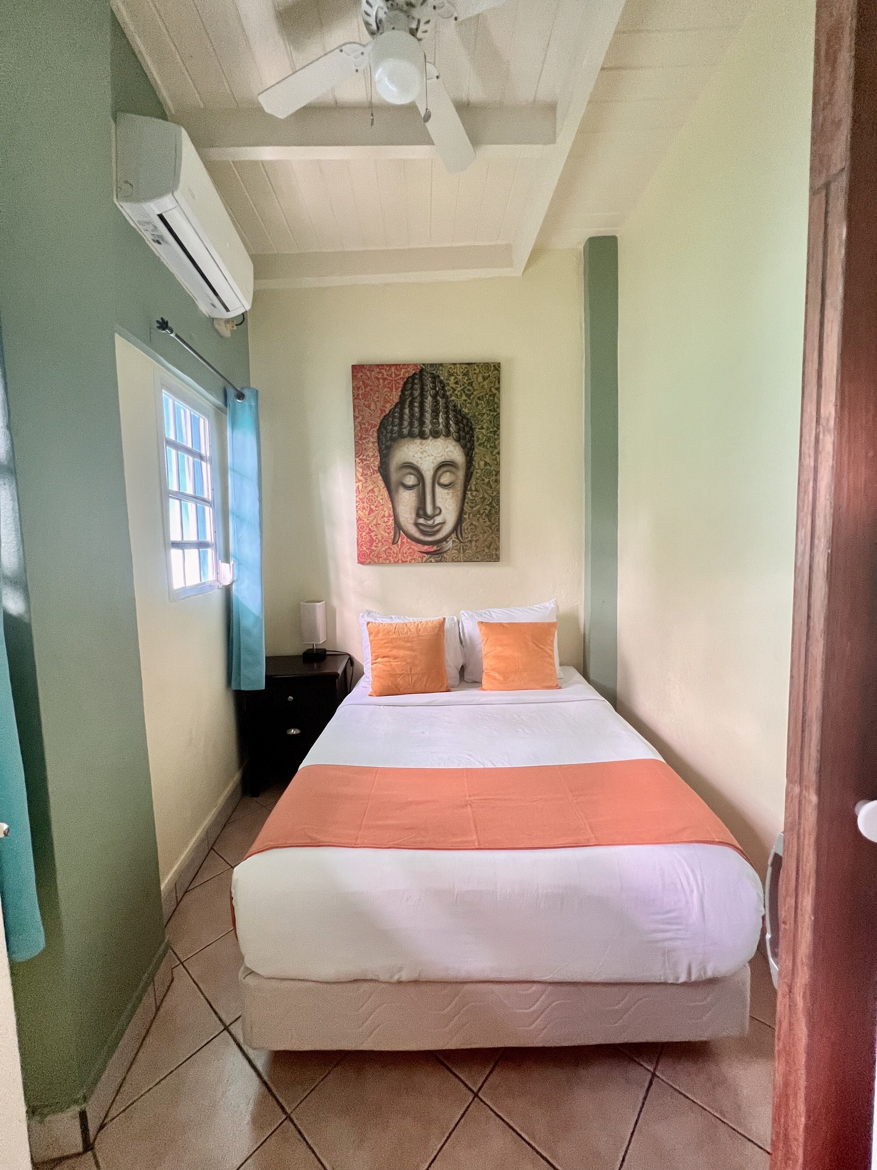 deluxe garden suite | premium bedding, in-room safe, bed sheets