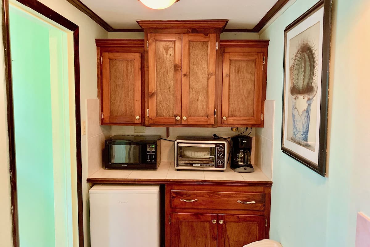 garden suite | private kitchenette | fridge, microwave, stovetop, coffee/tea maker
