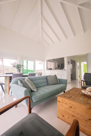 Deluxe Villa, Terrace, Ocean View | Living area | 42-inch LCD TV with cable channels, TV, Netflix - Piscadera Harbour Village (Willemstad)