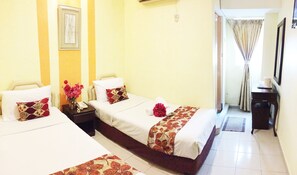 Superior With Window | Desk, iron/ironing board, free WiFi, bed sheets