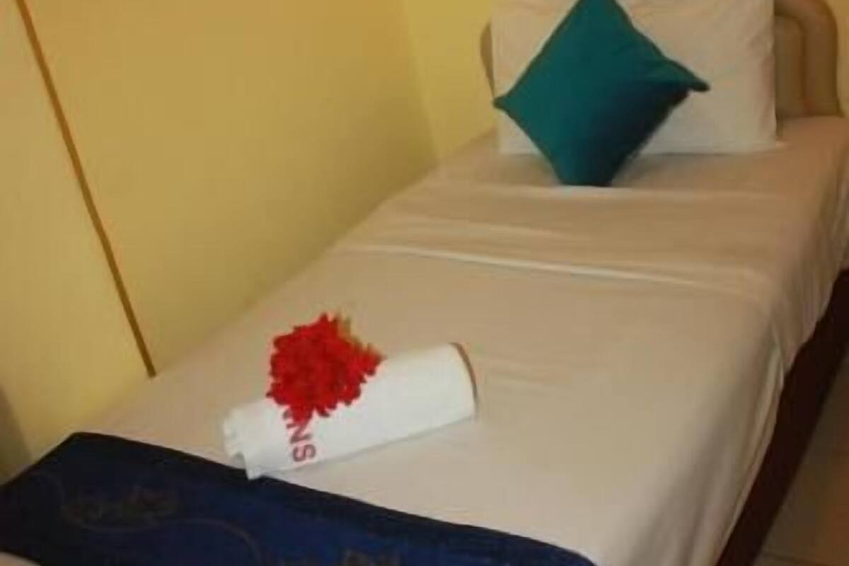 1 chambre, bureau, fer et planche à repasser, Wi-Fi gratuit