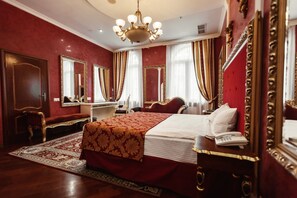 Suite (1 room) | Desk, free WiFi, bed sheets, alarm clocks - Royal Hotel De Paris (Kyiv)