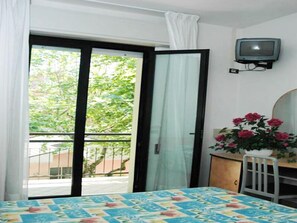 In-room safe, desk, free cots/infant beds, free WiFi