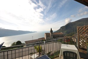 Superior Double Room, Lake View | Lake view - Gallo (Tignale)