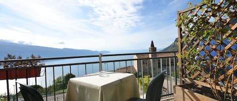 Superior-Doppelzimmer, Seeblick | Blick vom Balkon