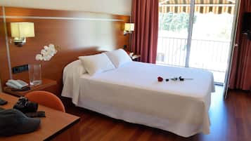 Habitación individual | Escritorio, cortinas opacas, cunas (de pago) y wifi gratis