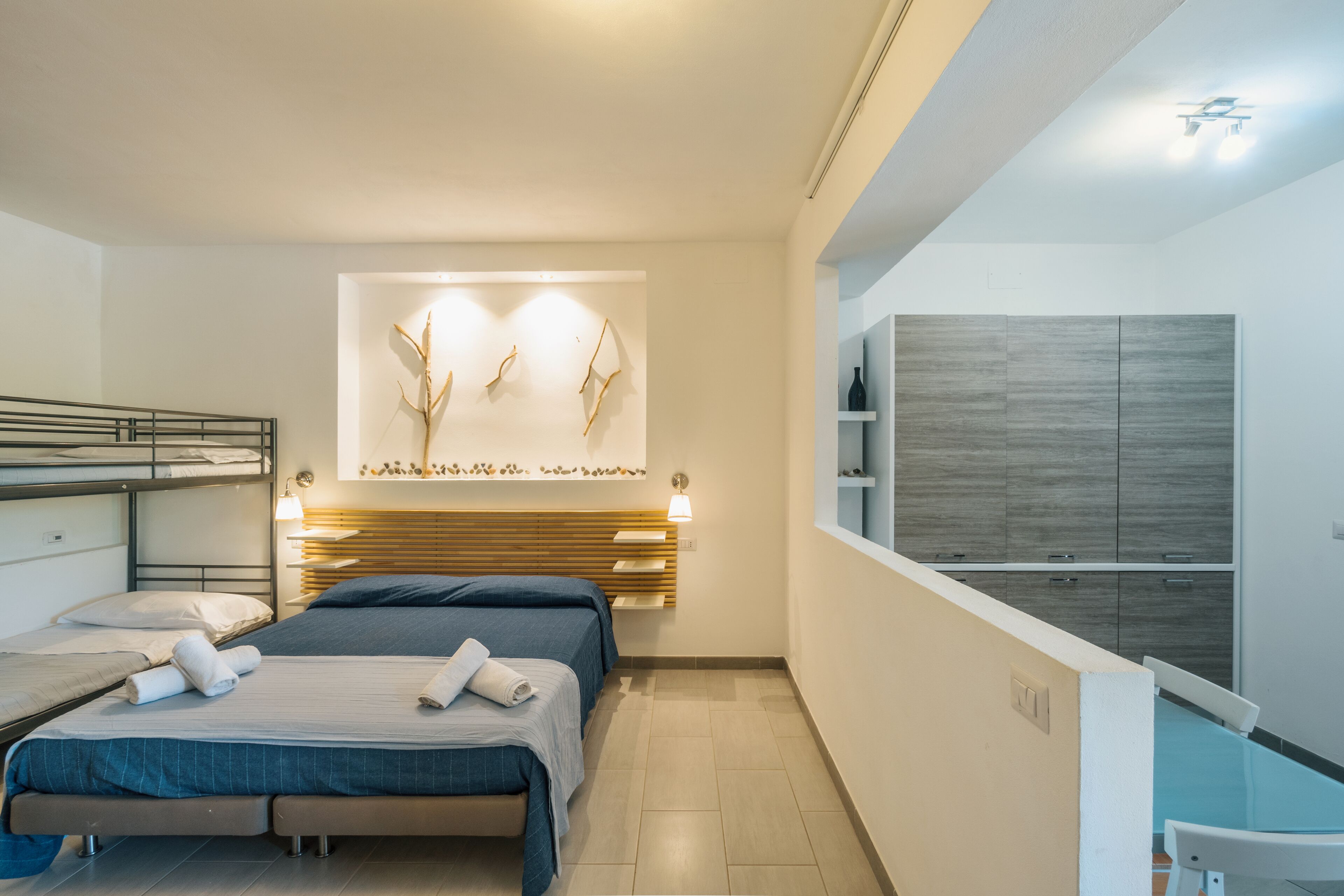 Classic Studio, Garden View (1 letto queen+1 letto a castello) | Premium bedding, individually decorated, individually furnished, desk