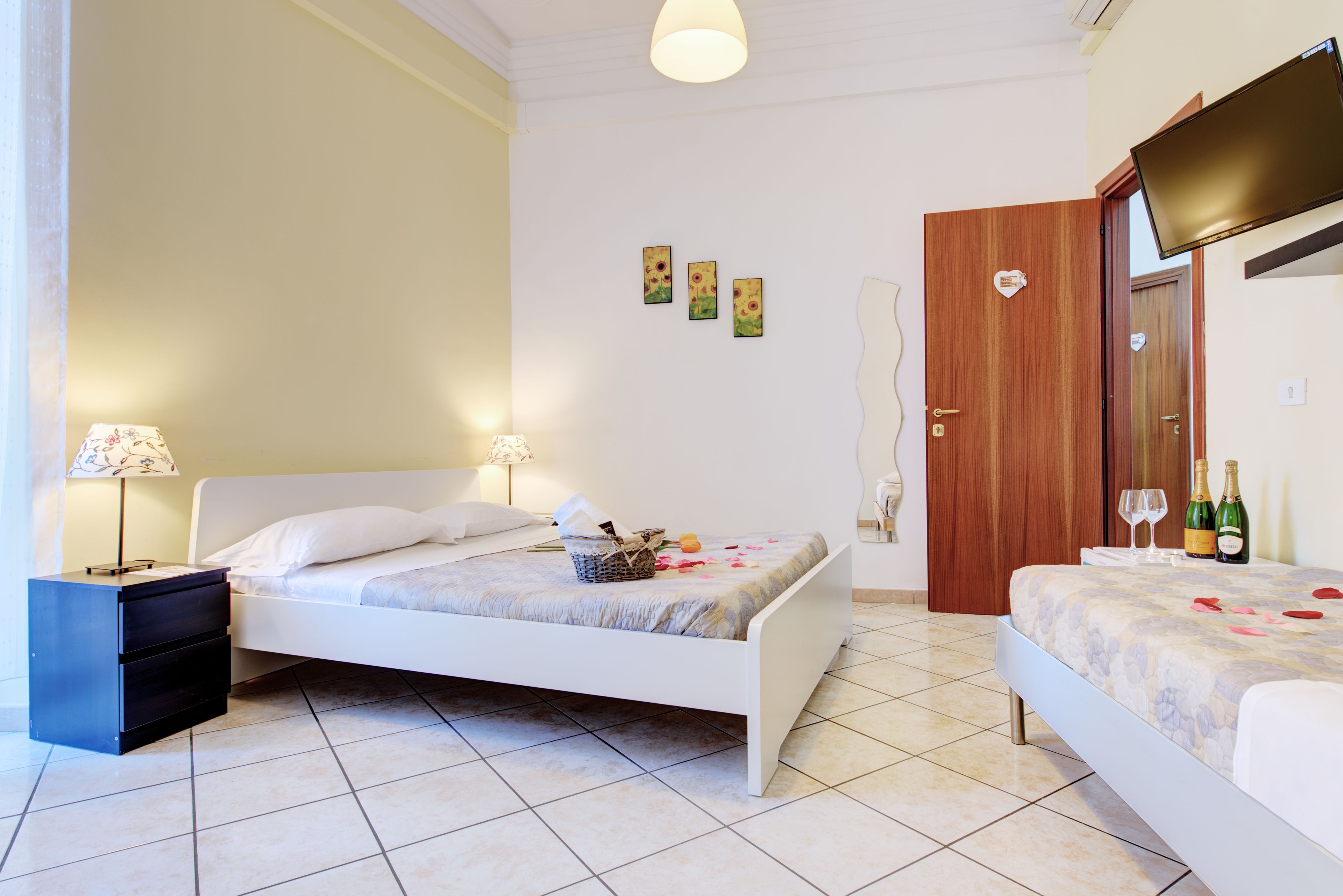 Photo - In the Center by Local Domus