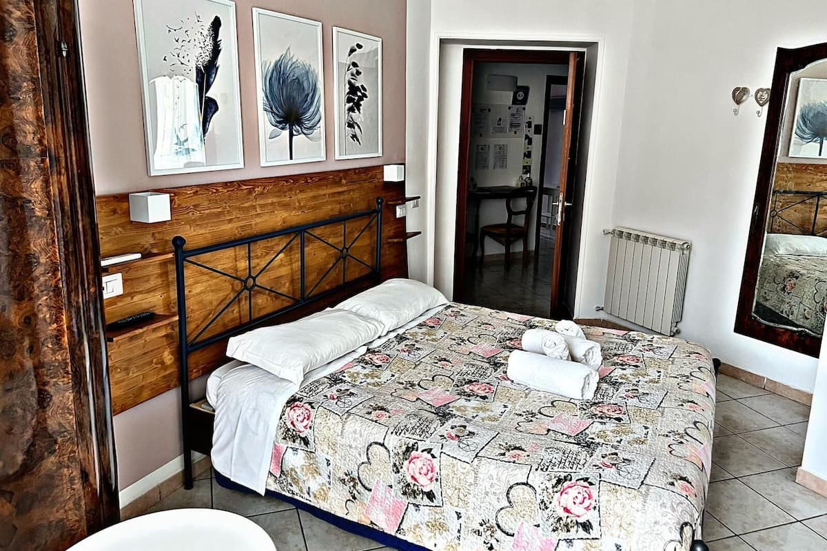 ألحفة محشوة بالريش وبديكورات فريدة لكل غرفة وطراز فريد لكل وحدة