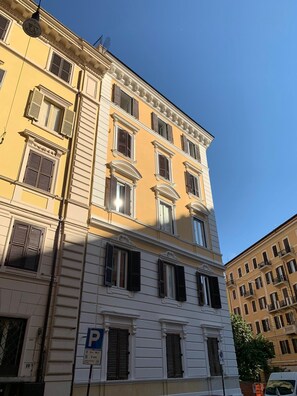 Front of property - In the Center Guesthouse (Rome)