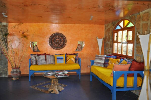 Sala de estar en el lobby