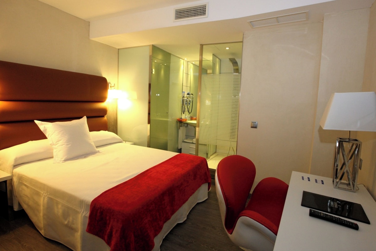 Minibar, két bảo mật tại phòng, phòng cách âm 