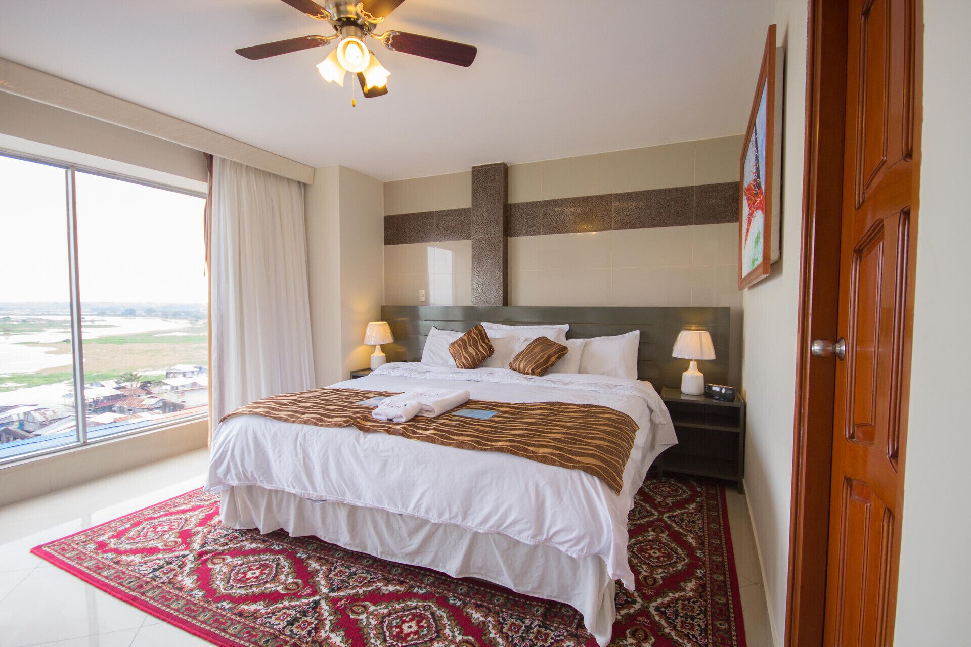 5 slaapkamers, lakens van Egyptisch katoen, luxe beddengoed, donsdekens