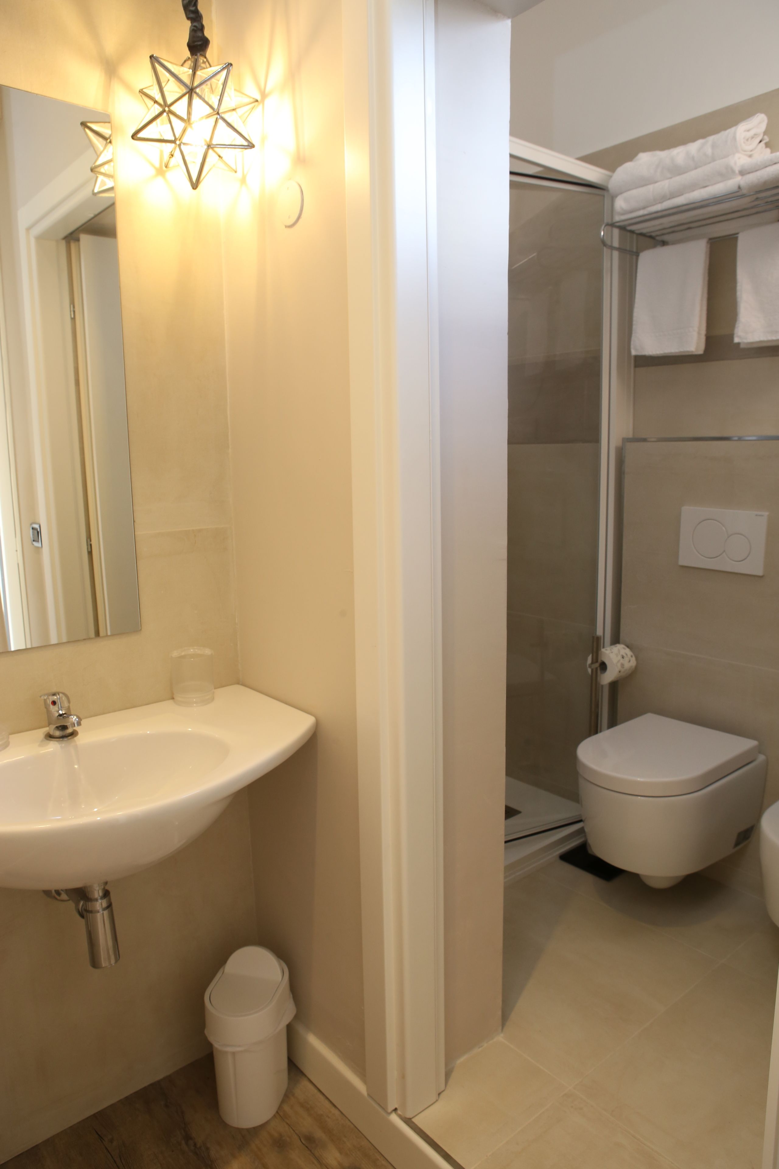 shower, rainfall showerhead, free toiletries, hair dryer