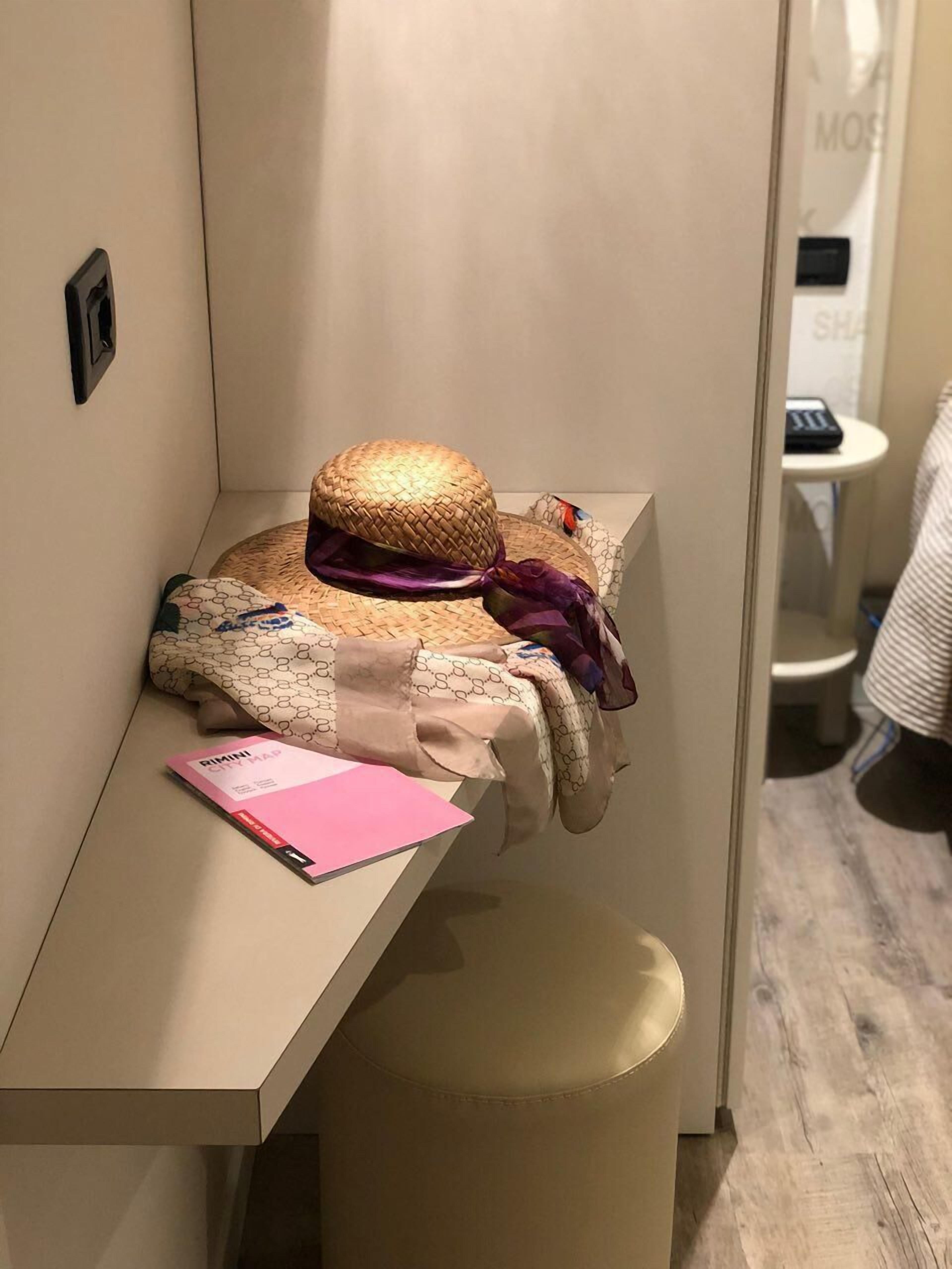 quadruple room | 1 bedroom, in-room safe, desk, soundproofing