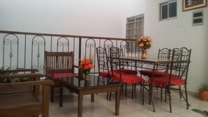 In-room dining - Residencial Ikandire II (Santa Cruz)