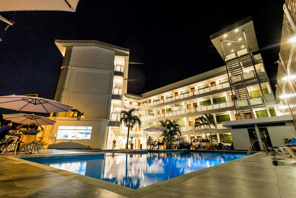 Outdoor pool - Rio Cumbaza Hotel (Tarapoto)