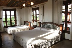 Luxury Suite | Minibar, in-room safe, blackout curtains, free cots/infant beds - Hotel Campestre La Navarra (Armenia)
