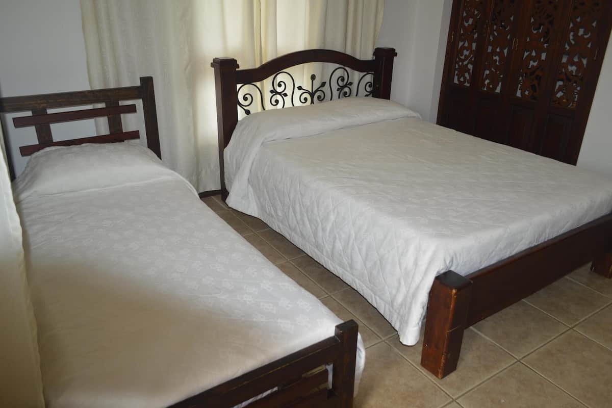 Minibar, caja fuerte, cortinas opacas y cunas gratuitas