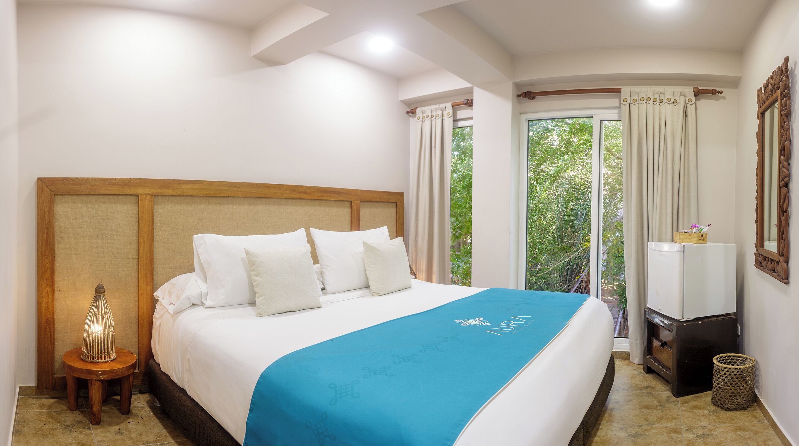 Economy-Doppelzimmer, 1 Doppelbett | Minibar, Zimmersafe, individuell eingerichtet, Bügeleisen/Bügelbrett