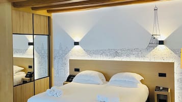Studio | In-room safe, individually decorated, individually furnished, desk