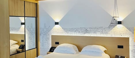 Studio | In-room safe, individually decorated, individually furnished, desk