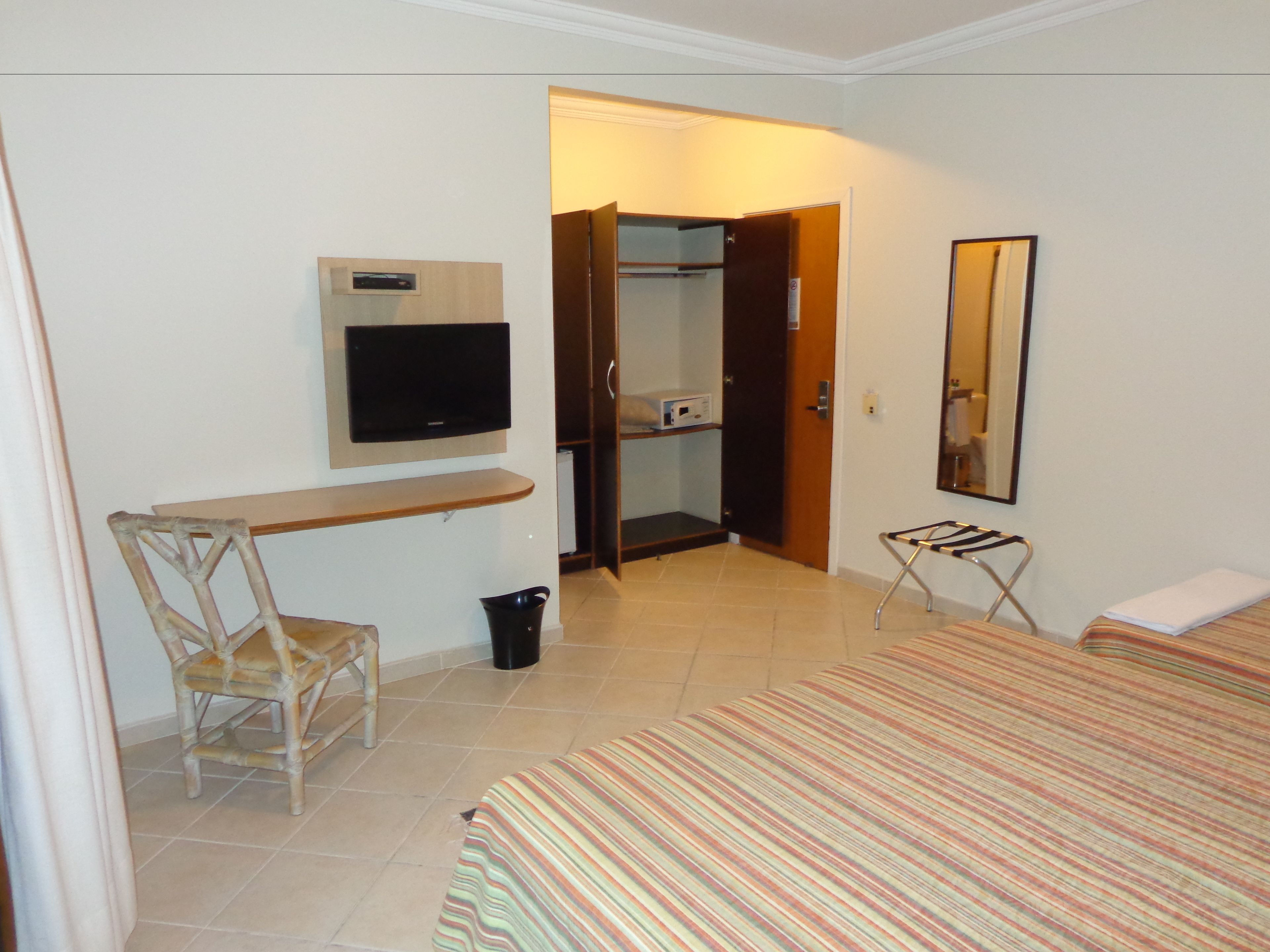 triplo luxo (1o andar) | 1 bedroom, premium bedding, minibar, in-room safe
