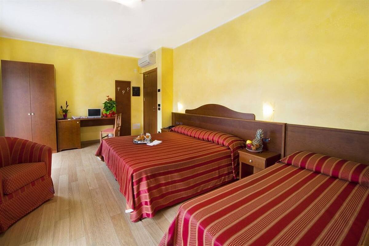 Triple Room