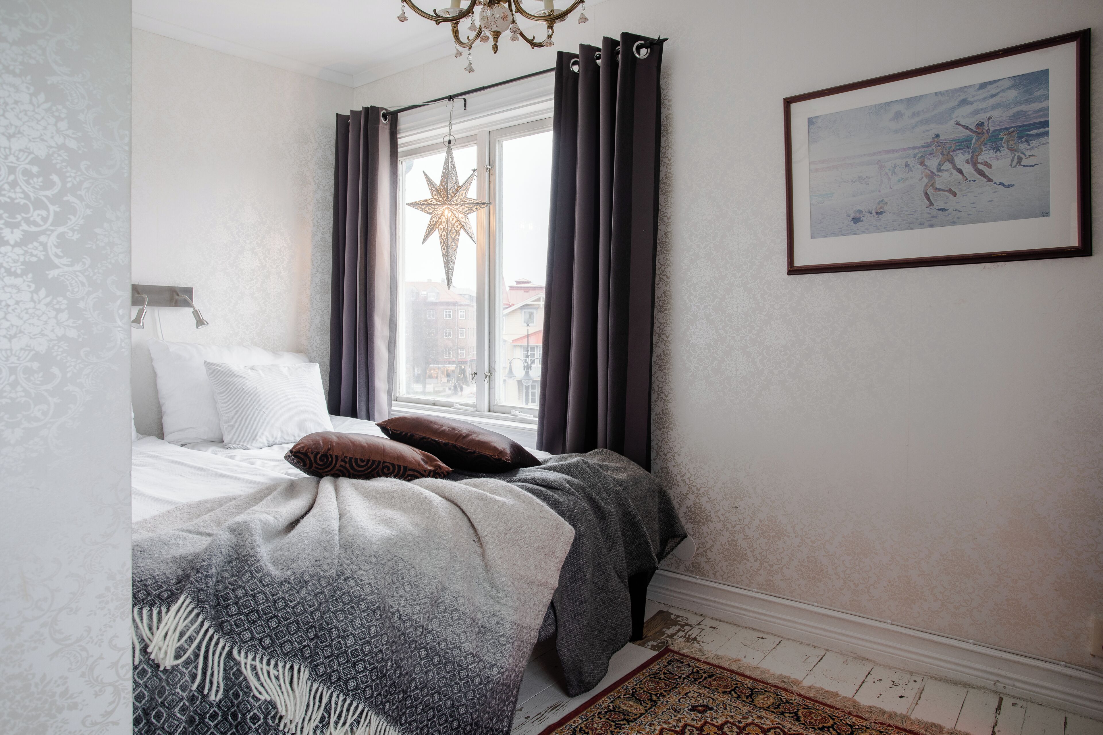 Yksilöllisesti kalustettu, pimennysverhot, ilmainen Wi-Fi, vuodevaatteet