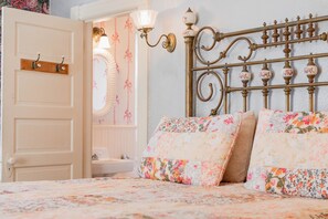 Standard Double Room, Private Bathroom (Captain Theuns) | Iron/ironing board, free WiFi, bed sheets - Captain Mey's Inn (Cape May)