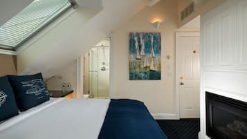 1 bedroom, premium bedding, down comforters, in-room safe