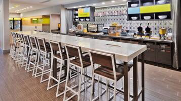 ๋งค์ผ ๋ทํ ๋ฌด๋ฃ ์์นจ ์์ฌ ํฌํจ