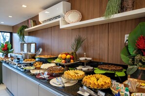Frühstück, Mittagessen und Abendessen