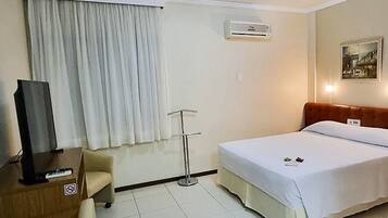 Junior Room | Minibar, in-room safe, desk, free WiFi