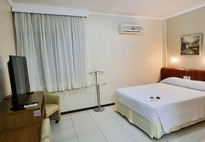 Junior Room | Bar mini, peti besi dalam bilik, meja, Wi-fi percuma 