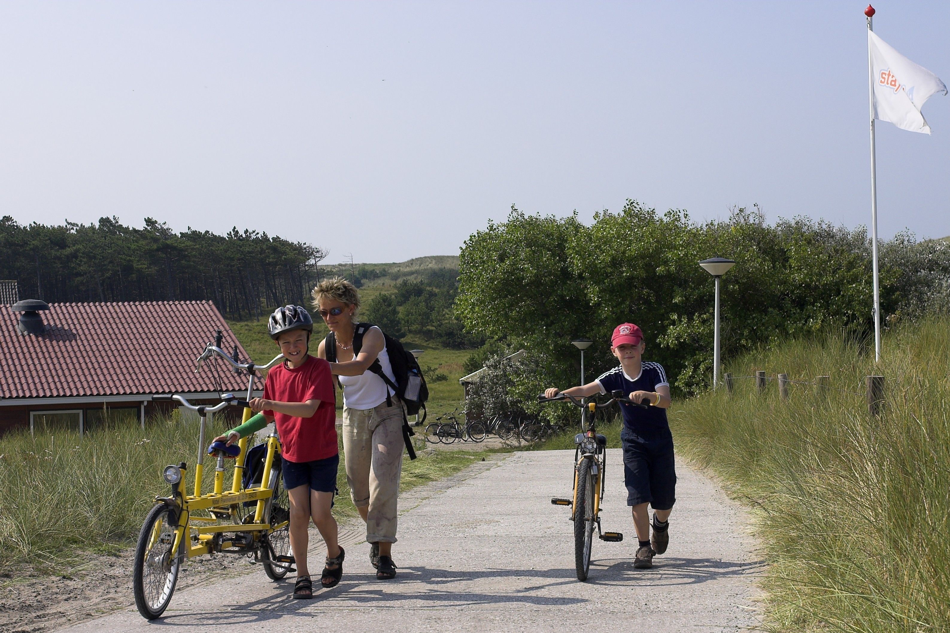 En stig där man kan cykla och promenera.