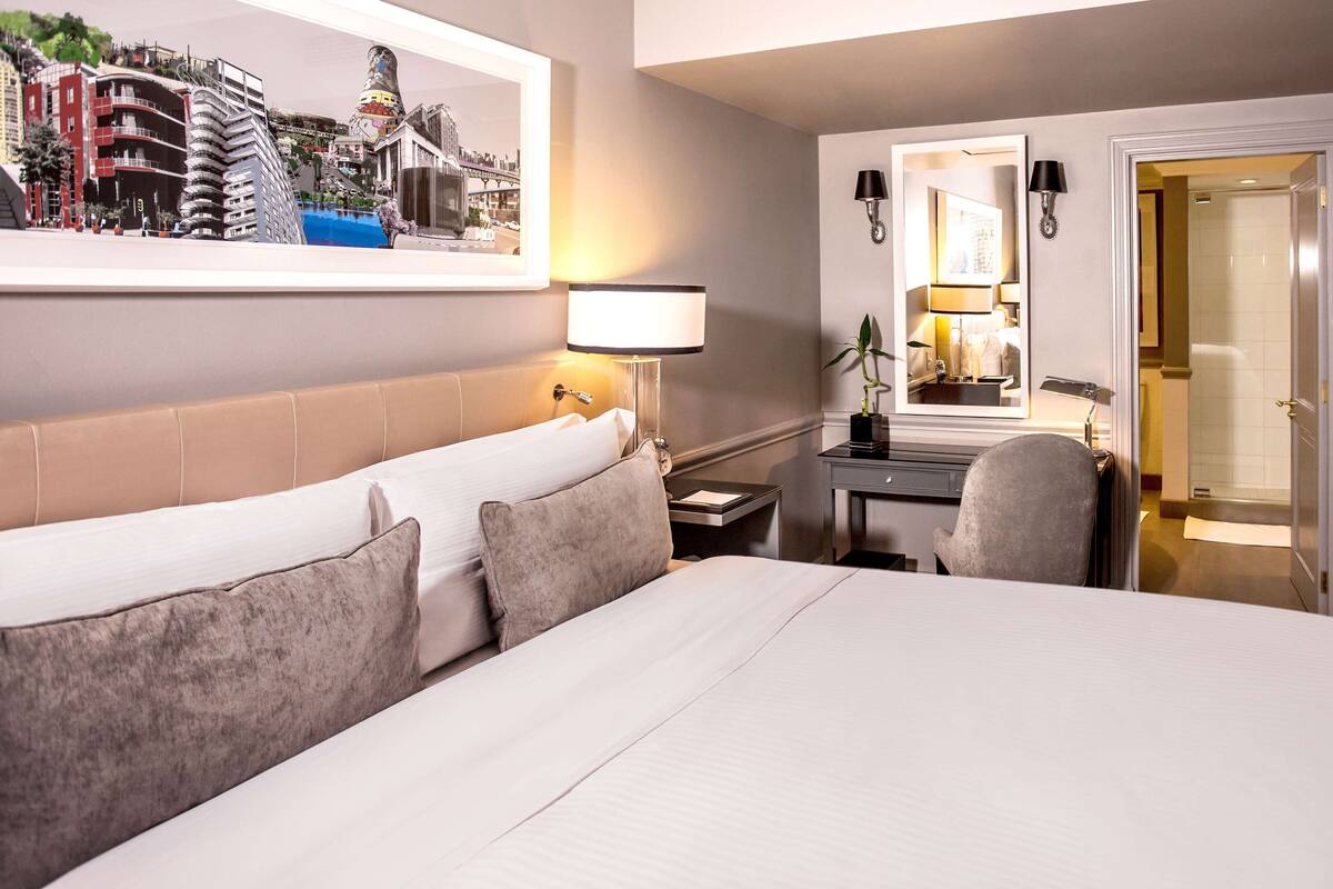 Executive Room | 1 bedroom, hypo-allergenic bedding, down comforters, pillowtop beds