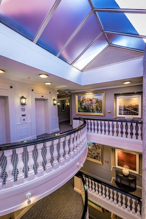 Deluxe Room, 2 Single Beds | Hallway
