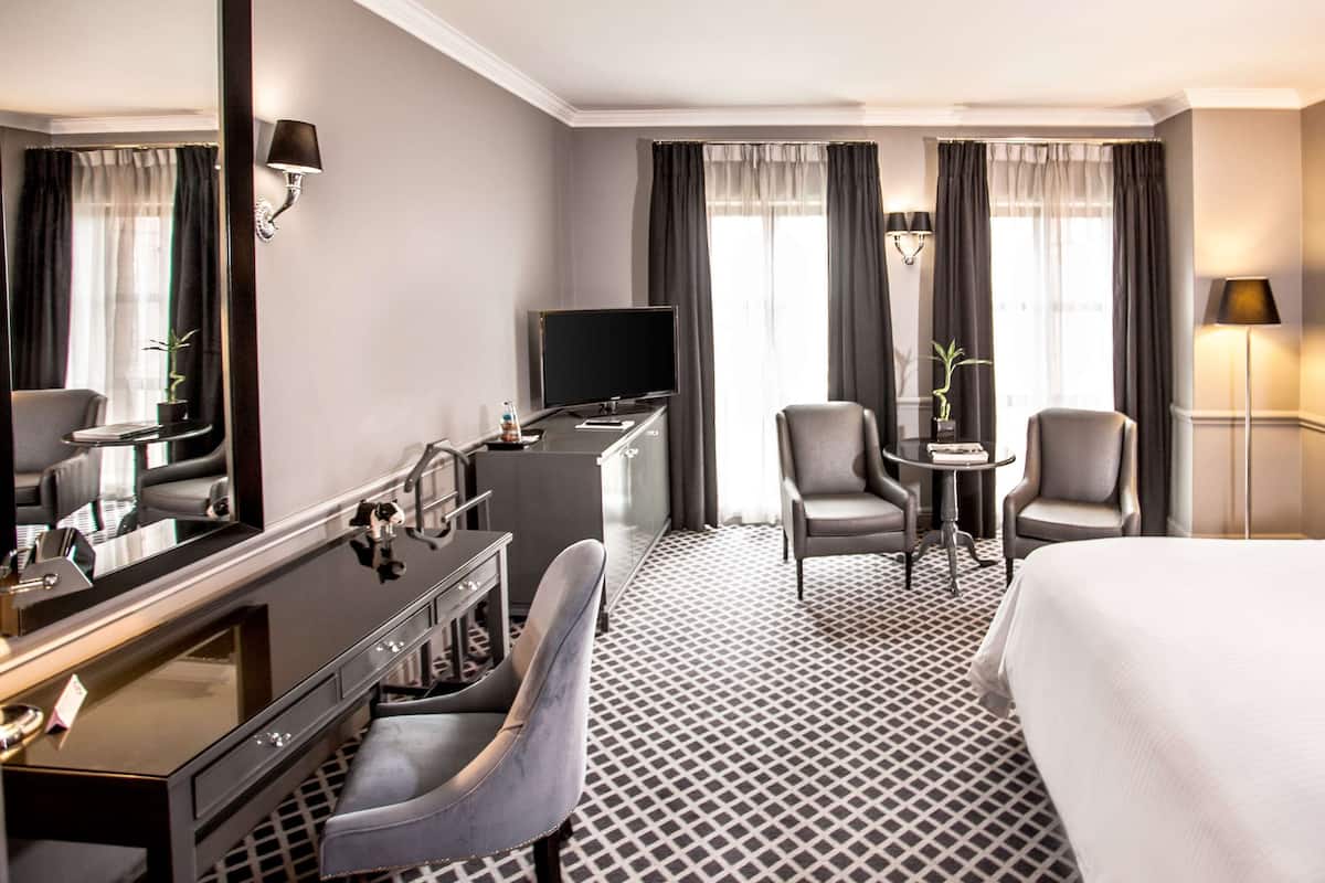 Deluxe Room, 1 King Bed