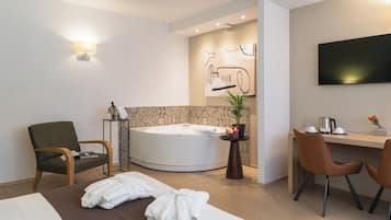 Zimmersafe, Verdunkelungsvorhänge, schallisolierte Zimmer