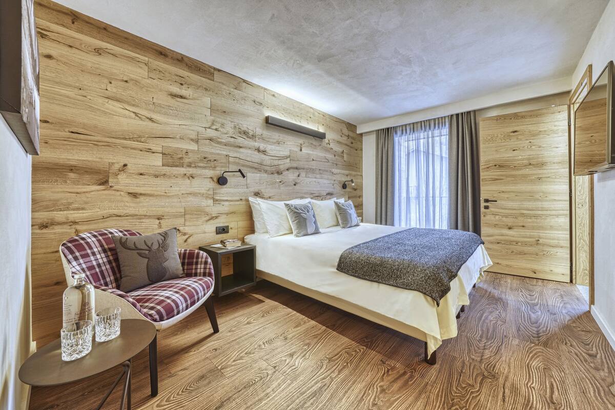 Minibar, in-room safe, soundproofing, free WiFi