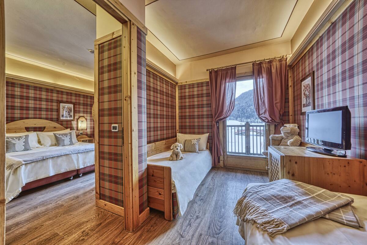 Minibar, in-room safe, soundproofing, free WiFi